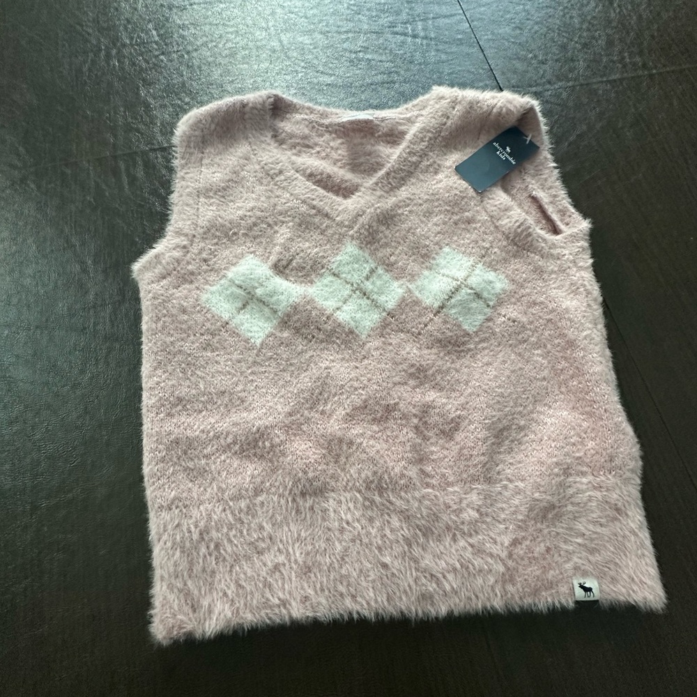 Sweater vest